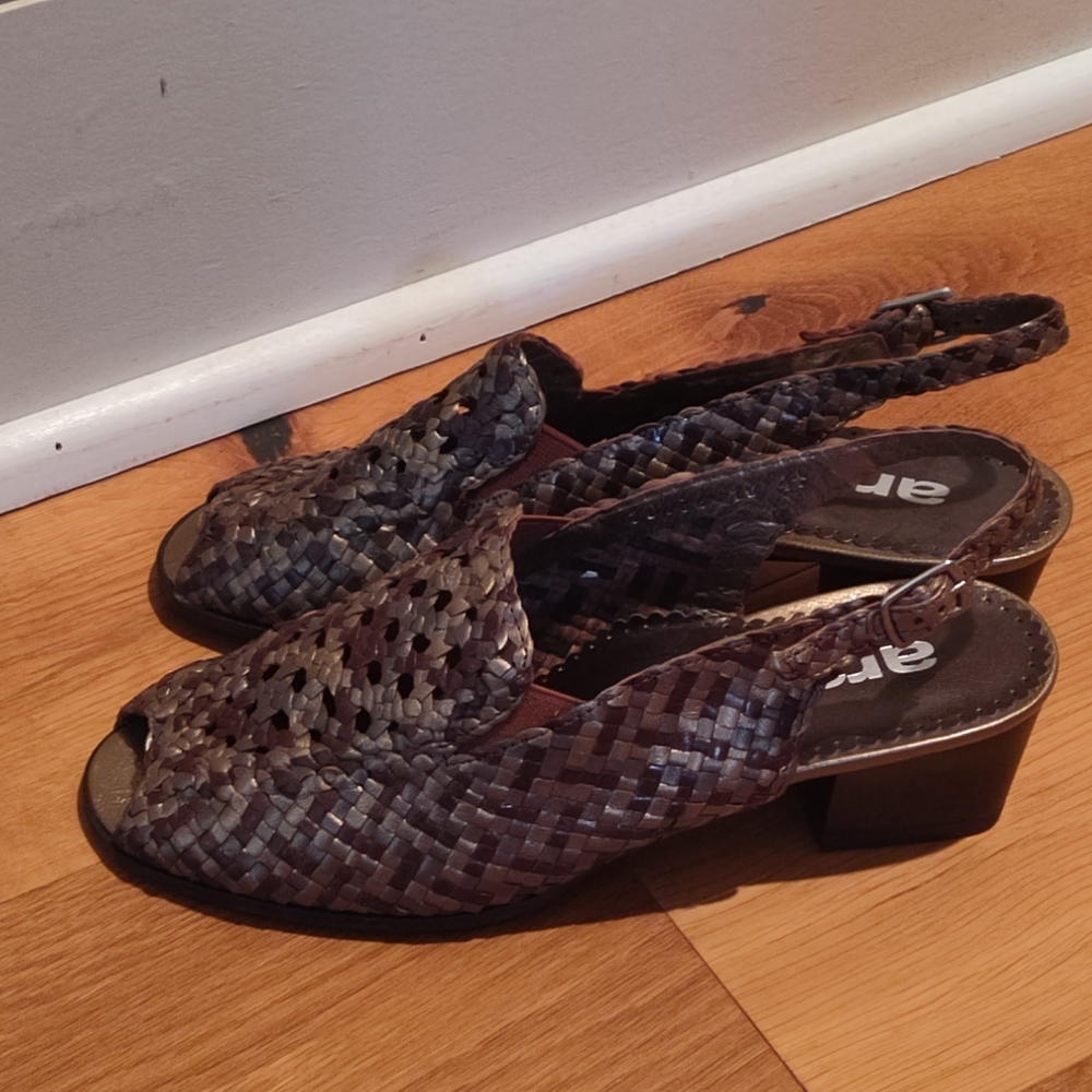 Ara slip-on sandals